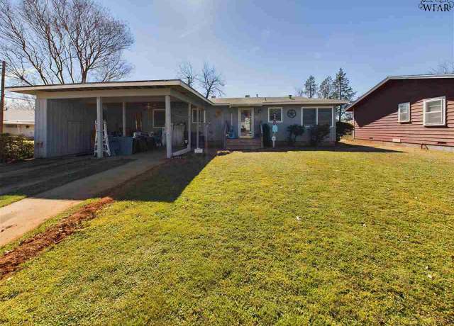 Property at 2401 Terrace Ave, Wichita Falls, TX 76301, 3 beds, 2 baths