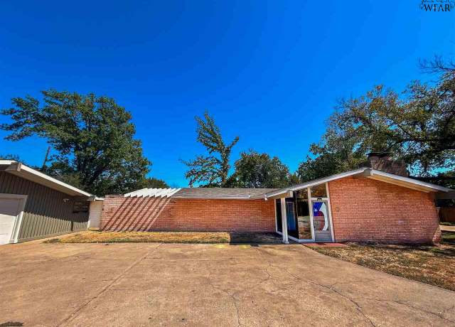 Property at 2501 Amherst Dr, Wichita Falls, TX 76308, 3 beds, 2 baths