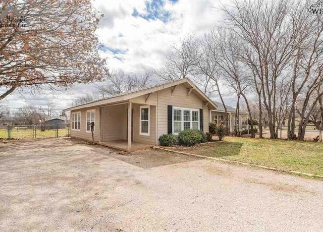 Property at 409 W Alameda St, Iowa Park, TX 76367, 2 beds, 1 bath