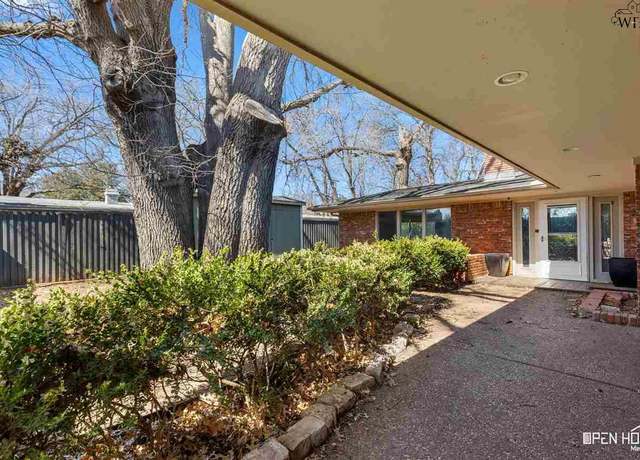 Property at 2408 Hampstead Ln, Wichita Falls, TX 76308, 3 beds, 2 baths