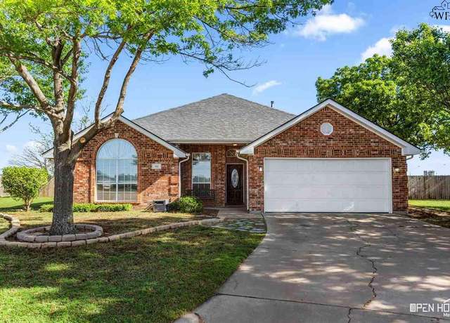 Property at 102 Chapman Cir, Burkburnett, TX 76354, 4 beds, 2 baths