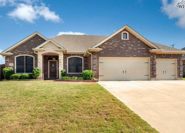 Property at 135 Park Place Cir, Iowa Park, TX 76367, 3 beds, 2 baths
