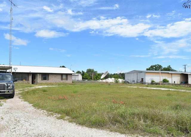 Property at 369 Medlan Chapel Rd, Graham, TX 76450, 3 beds, 1 bath