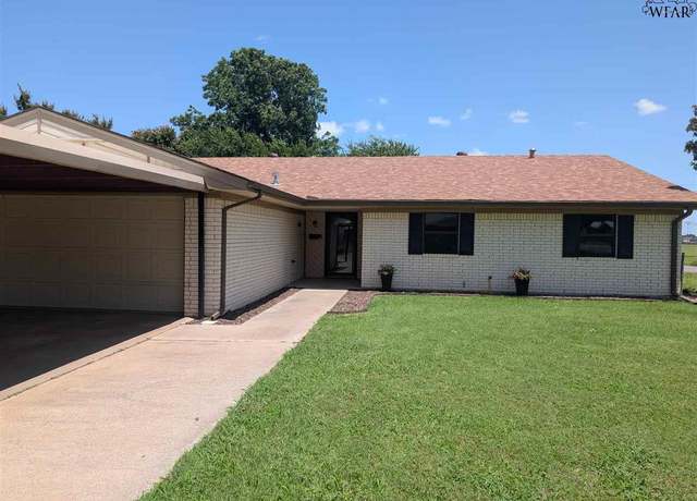 Property at 821 Mimosa St, Burkburnett, TX 76354, 4 beds, 3 baths
