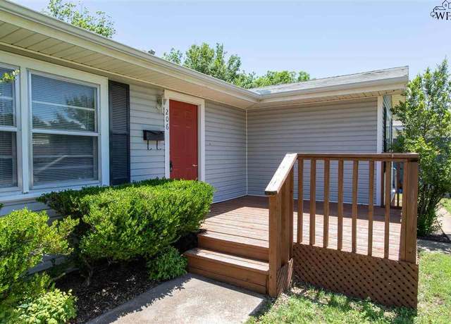 Property at 206 Clark Cir, Henrietta, TX 76365, 3 beds, 1 bath