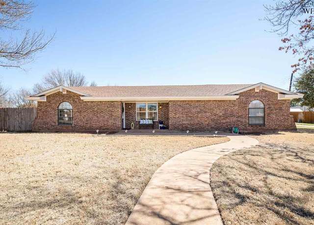 Property at 6725 Kit Carson Trl, Wichita Falls, TX 76310, 3 beds, 2 baths