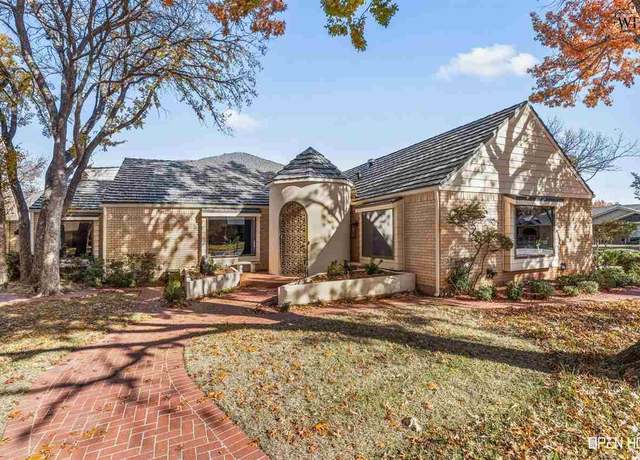 Property at 2724 Red Oak Dr, Wichita Falls, TX 76308, 4 beds, 0.5 baths