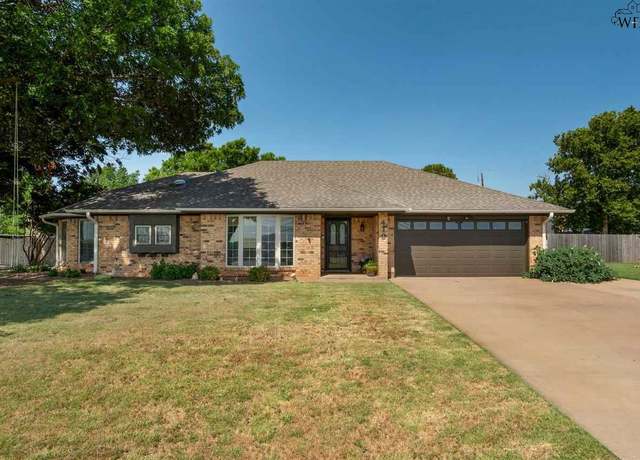 Property at 410 Shoreline Dr, Wichita Falls, TX 76308, 4 beds, 2 baths