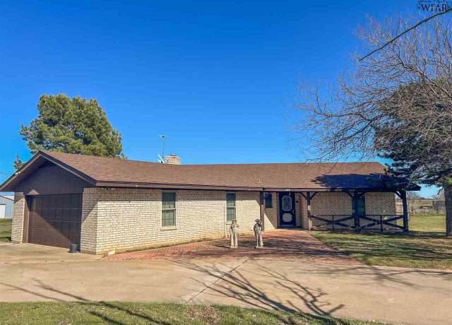 Property at 2182 Vaughn Rd, Burkburnett, TX 76354, 3 beds, 2 baths