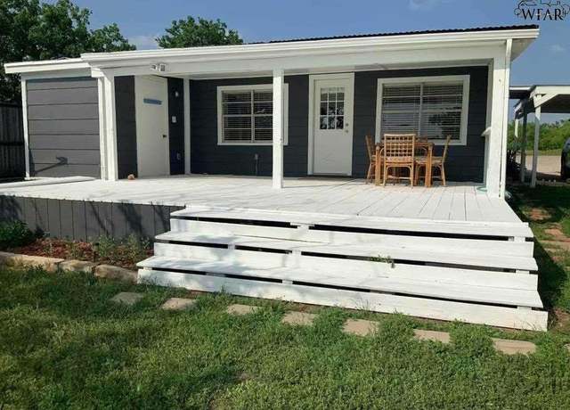 Property at 484 Wharton Dr, Seymour, TX 76380, 2 beds, 1 bath