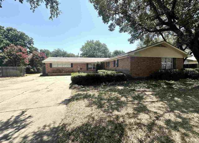 Property at 4403 Martinique St, Wichita Falls, TX 76308, 3 beds, 2 baths