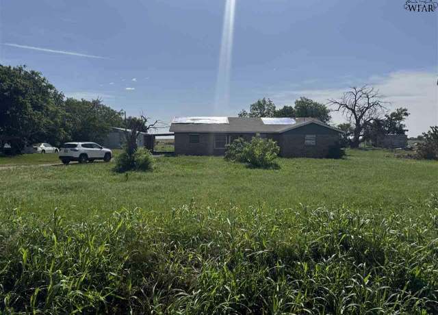 Property at 5536 State Highway 25, Electra, TX 76360, 4 beds, 0.5 baths