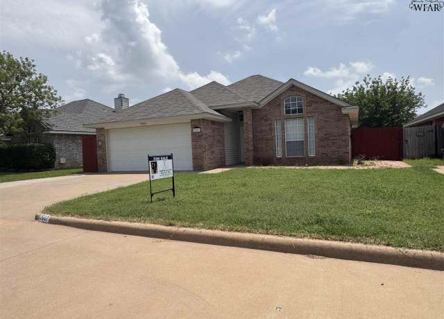 Property at 2507 Missile Rd, Wichita Falls, TX 76306, 4 beds, 2 baths