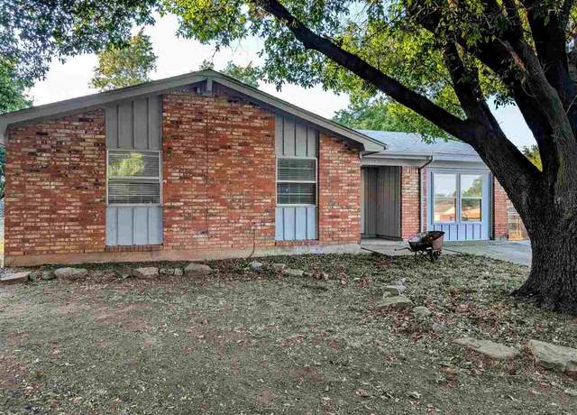 Property at 1002 Jan Dr, Burkburnett, TX 76354, 4 beds, 0.5 baths