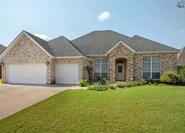 Property at 1715 Shoal Creek Dr, Wichita Falls, TX 76310, 3 beds, 3 baths