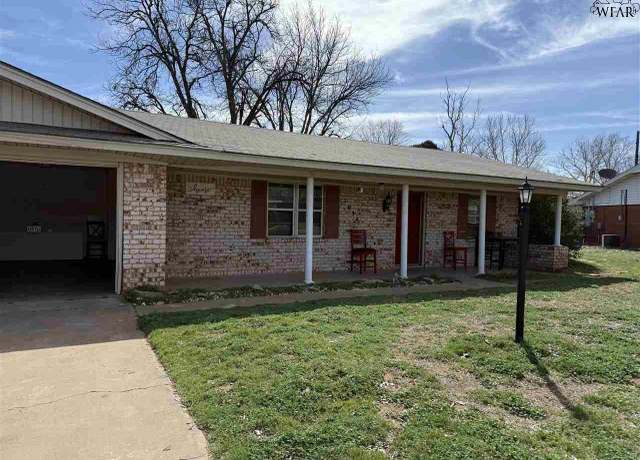 Property at 1014 E Beverly Loop, Burkburnett, TX 76354, 3 beds, 2 baths