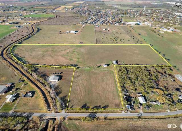 Property at 1318 S Bell Rd, Iowa Park, TX 76367