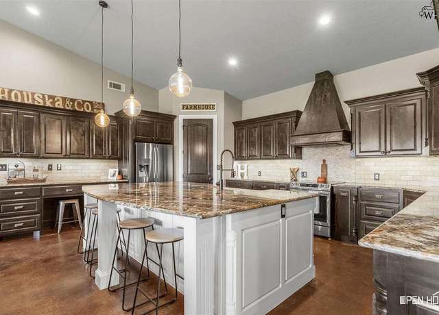 Property at 5000 Bismarck St, Vernon, TX 76384, 4 beds, 3 baths