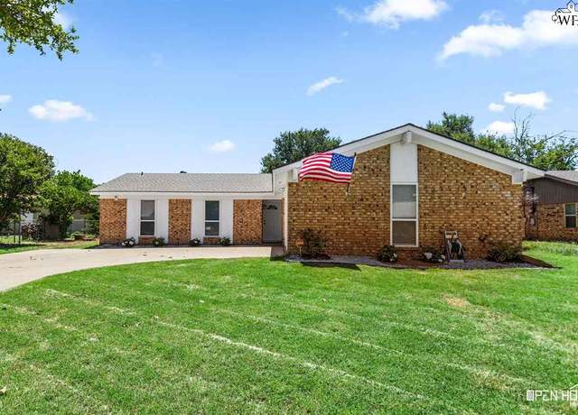 Property at 1320 Amherst St, Burkburnett, TX 76354, 3 beds, 2 baths
