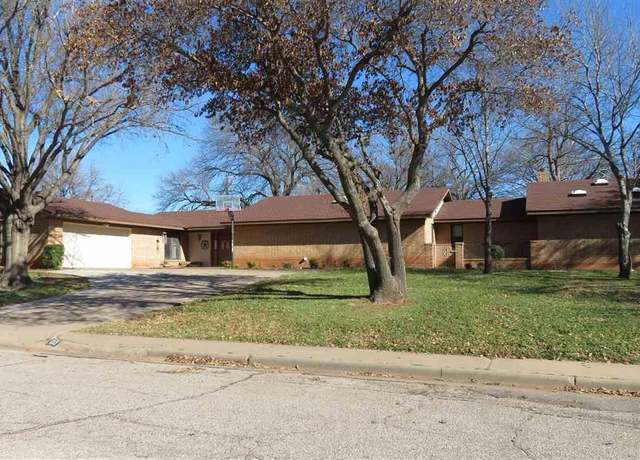 Property at 4313 Ridgemont Dr, Wichita Falls, TX 76309, 4 beds, 4 baths