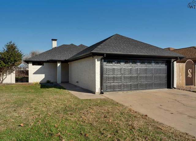 Property at 1516 Carol Ln, Wichita Falls, TX 76302, 3 beds, 2 baths