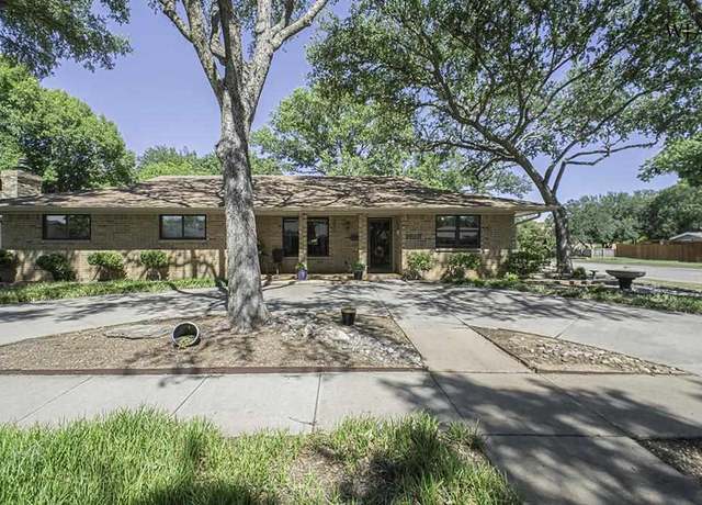 Property at 2513 N Elmwood Cir, Wichita Falls, TX 76308, 3 beds, 0.5 baths