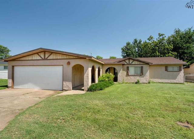 Property at 207 Linden St, Burkburnett, TX 76354, 3 beds, 1 bath