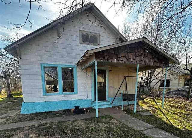 Property at 608 N Electra St, Electra, TX 76360, 2 beds, 1 bath