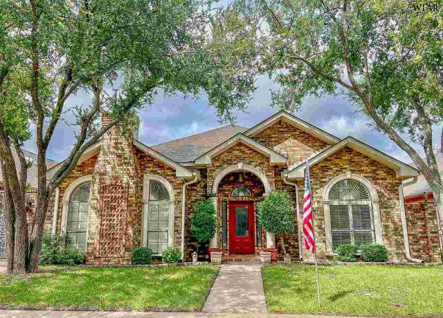 Property at 4502 Tamarron Dr, Wichita Falls, TX 76308, 3 beds, 2 baths