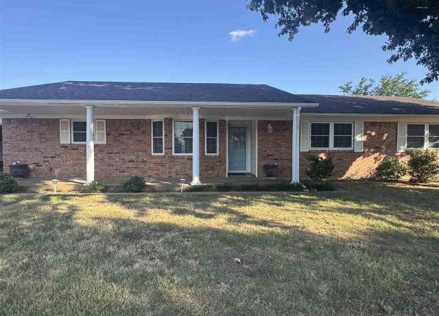 Property at 1045 Jan Lee Dr, Burkburnett, TX 76354, 3 beds, 2 baths