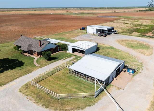 Property at 1951 N Fm 2384, Electra, TX 76360, 3 beds, 2 baths