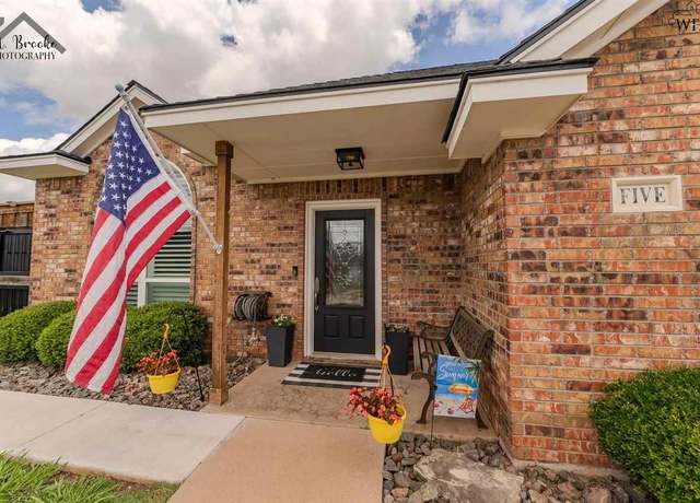 Property at 5 Mattie Cir, Wichita Falls, TX 76310, 5 beds, 1 bath
