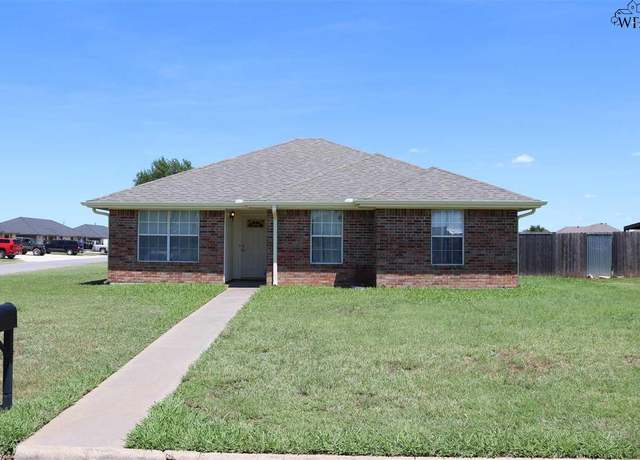 Property at 1440 Lariat Trl, Henrietta, TX 76365, 3 beds, 2 baths
