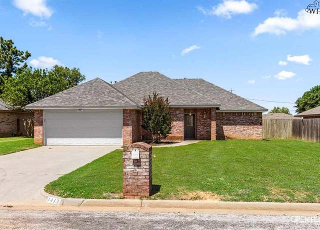 Property at 1413 Parliament St, Burkburnett, TX 76354, 3 beds, 2 baths