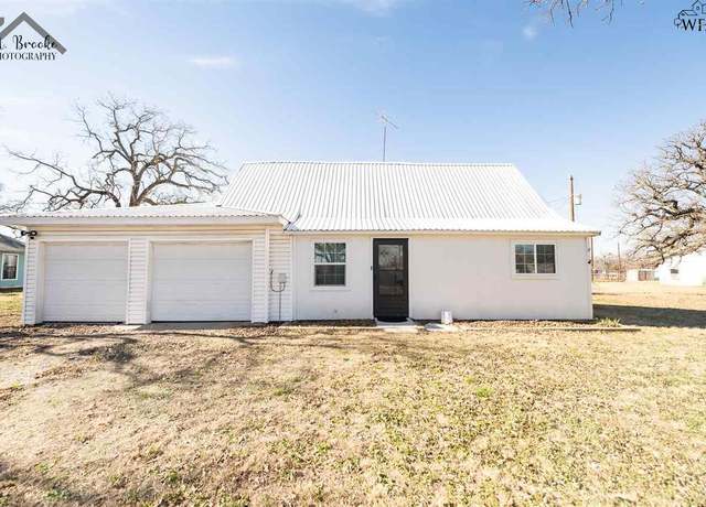 Property at 212 Bluegrove Cemetery Rd, Henrietta, TX 76365, 3 beds, 2 baths