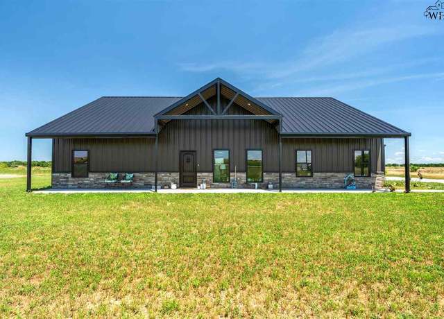Property at 2411 Rifle Range Rd, Iowa Park, TX 76367, 5 beds, 2 baths