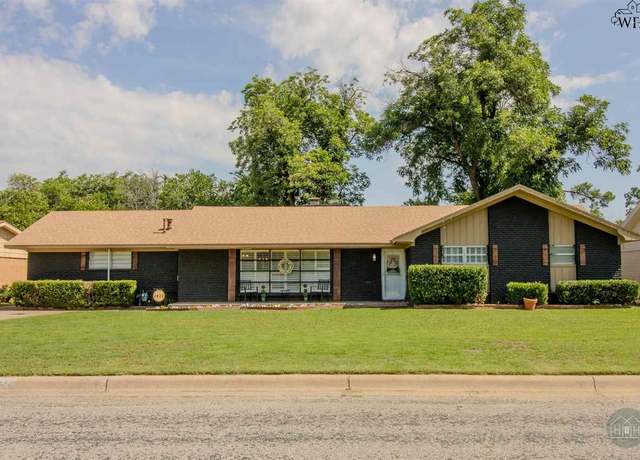 Property at 3022 Indian St, Vernon, TX 76384, 4 beds, 3 baths
