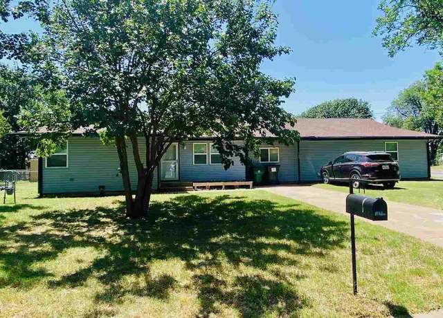Property at 100 Linden St, Burkburnett, TX 76354, 4 beds, 2 baths