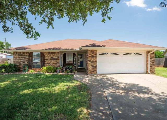 Property at 3 Shady Brook Ct, Wichita Falls, TX 76310, 3 beds, 2 baths