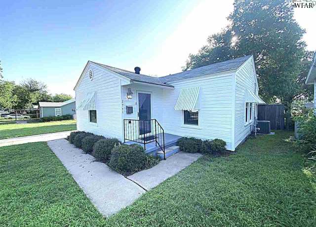 Property at 2711 Lawrence Rd, Wichita Falls, TX 76309, 3 beds, 1 bath