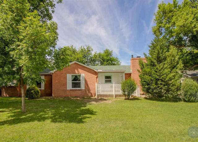Property at 2302 12th St, Vernon, TX 76384, 3 beds, 2 baths