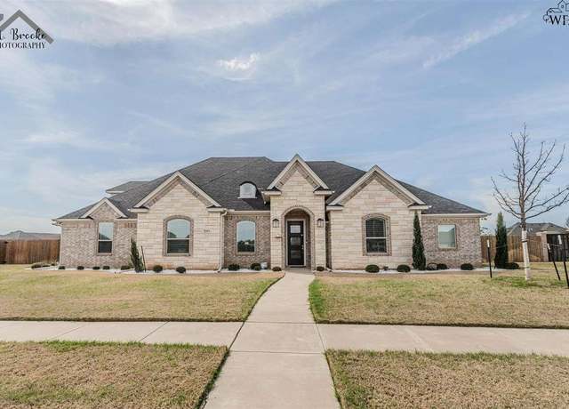 Property at 3203 Red Coach Ln, Wichita Falls, TX 76308, 5 beds, 4 baths