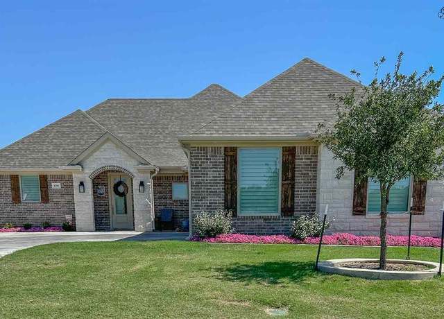 Property at 4304 Shady Grove Ln, Wichita Falls, TX 76308, 4 beds, 3 baths