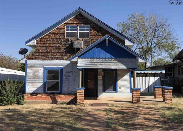 Property at 407 W Harrison Ave, Electra, TX 76360, 3 beds, 0.5 baths