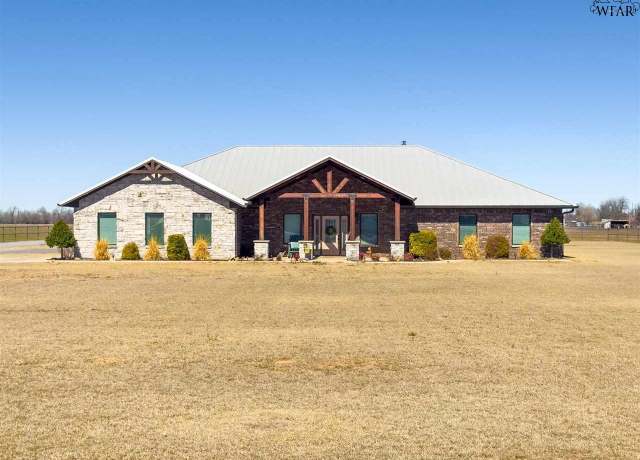 Property at 4502 Foster Rd, Vernon, TX 76384, 3 beds, 2 baths