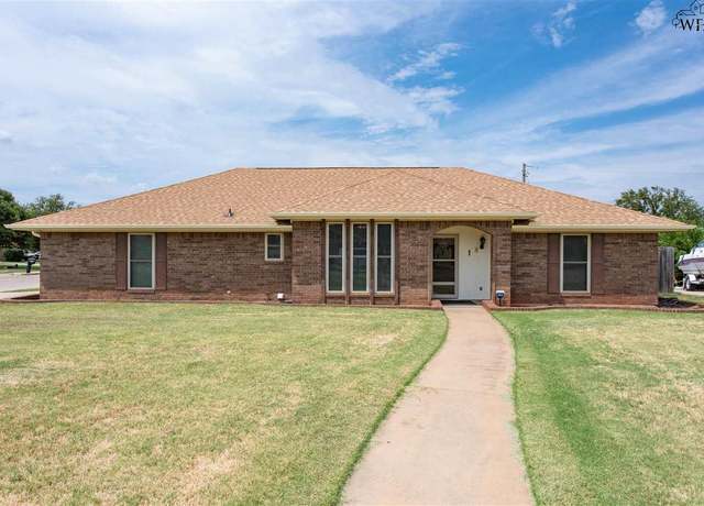Property at 1 Shady Brook Ct, Wichita Falls, TX 76310, 3 beds, 2 baths