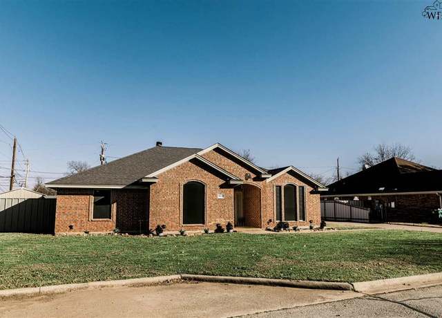 Property at 801 Sugarbush Ln, Burkburnett, TX 76354, 4 beds, 2 baths