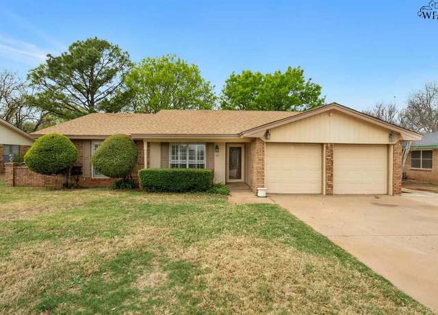 Property at 18 Surrey Cir, Iowa Park, TX 76367, 3 beds, 2 baths