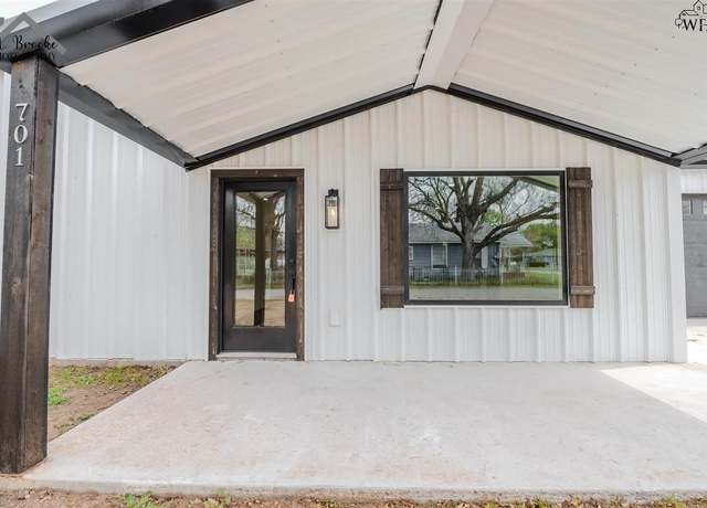 Property at 701 Park St, Burkburnett, TX 76354, 3 beds, 2 baths
