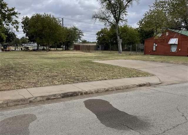 Property at 1510 30th St, Wichita Falls, TX 76302